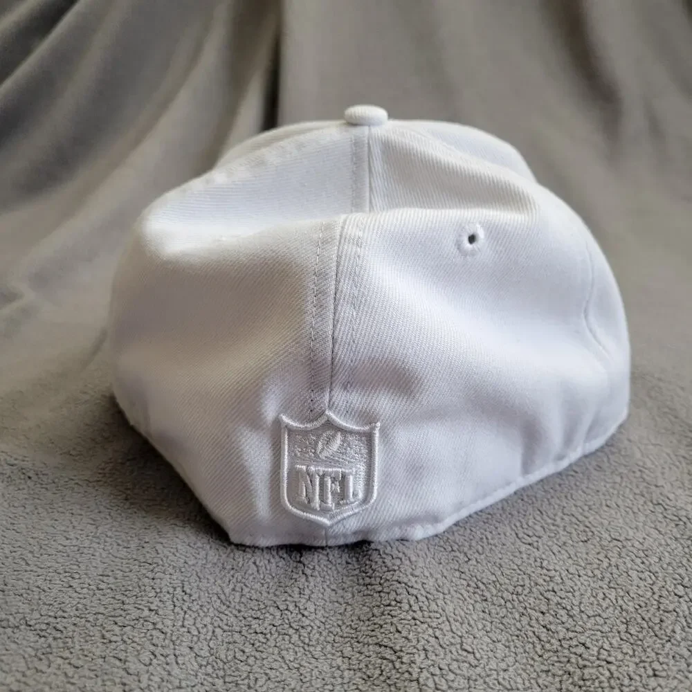 MIAMI DOLPHINS Hat Cap White Fitted One Size 7 5 Embroidered NFL Official